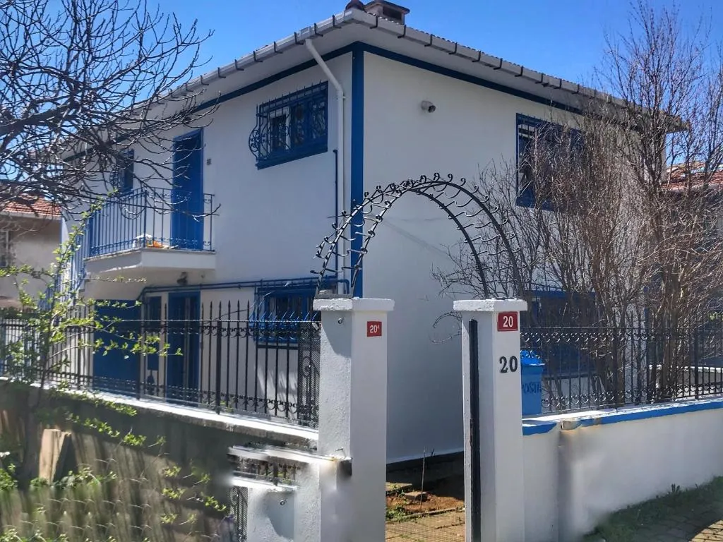 5 star private detached house & private garden gf, Istanbul, Turkey