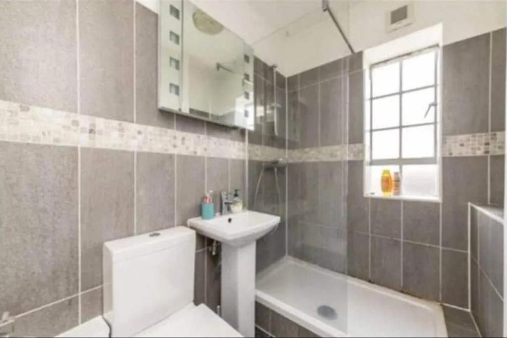 1BD Flat By Kings Road, Chelsea! W/ 24hr Concierge, London, United Kingdom