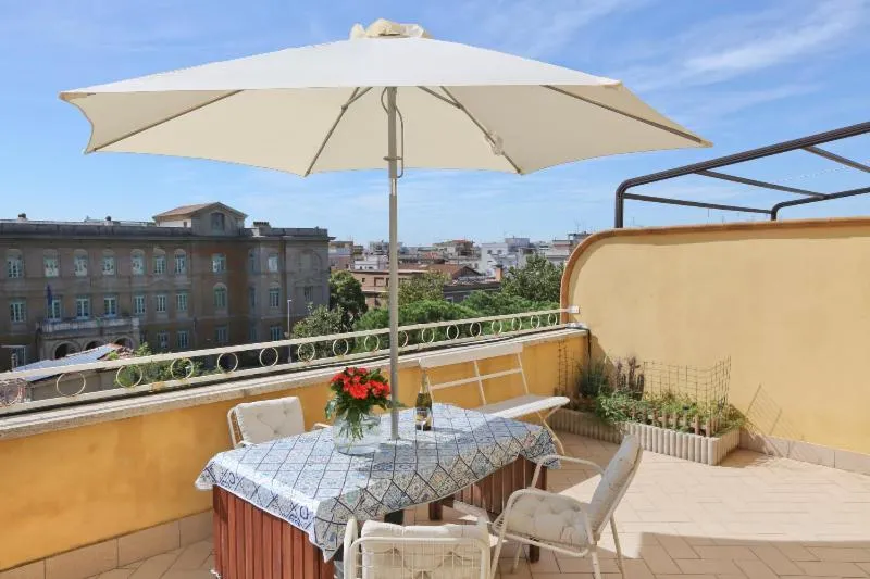 Il mio attico panoramico con camino, Roma, Italia