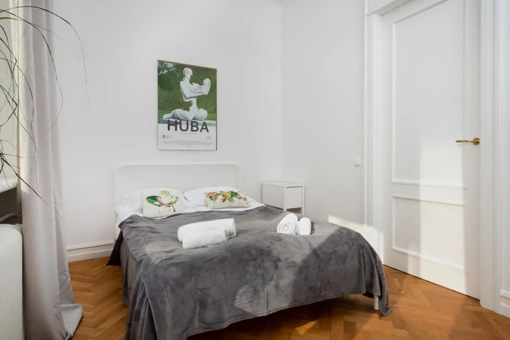 Hoża 35 by Homeprime, Warsaw, Poland