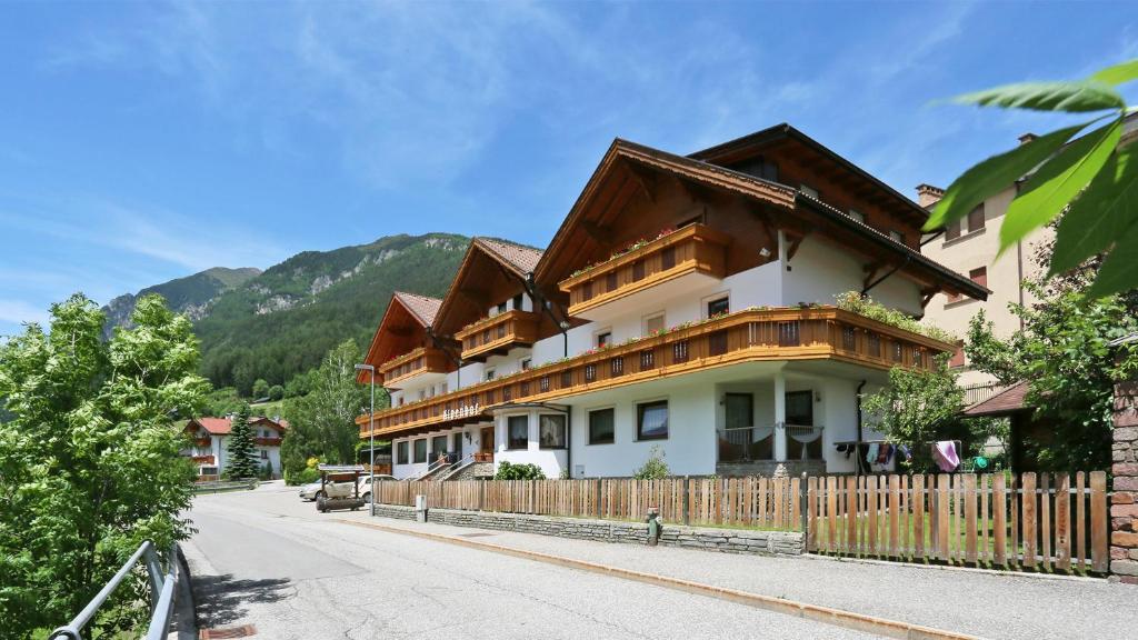 Hotel Pension Alpenhof