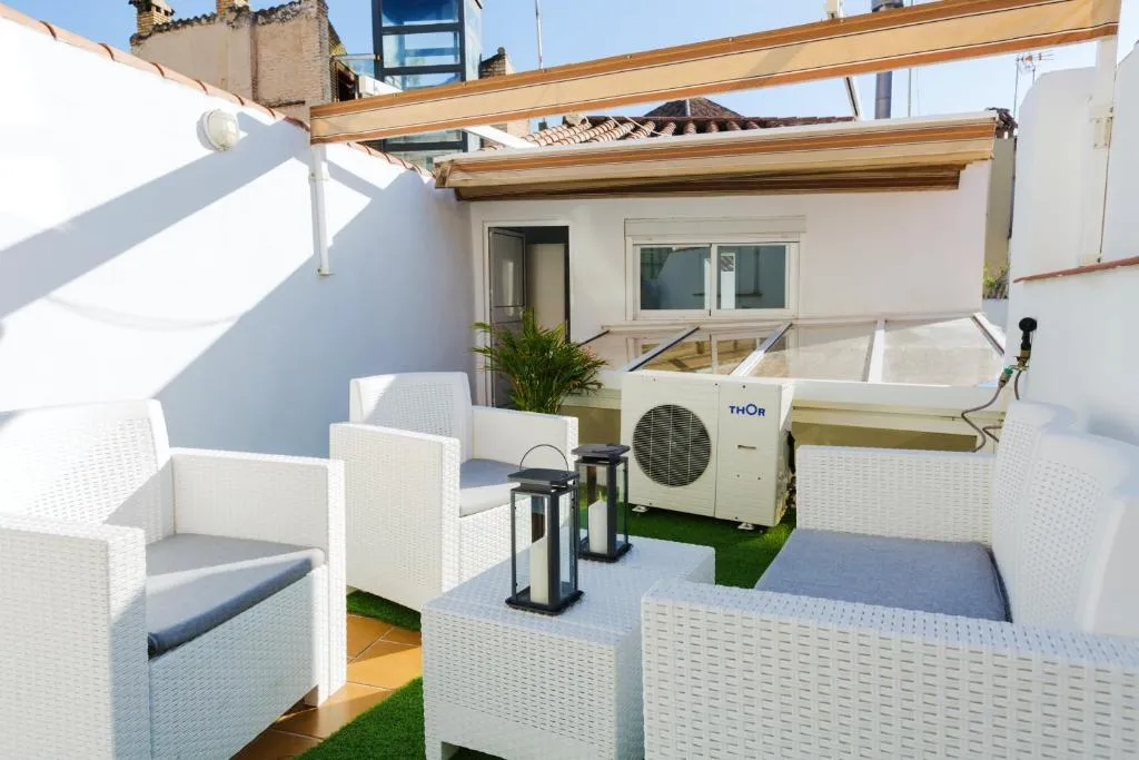 Apartment with 2 bedrooms in Malaga with wonderful mountain view furnished terrace and WiFi, Malaga, Spain