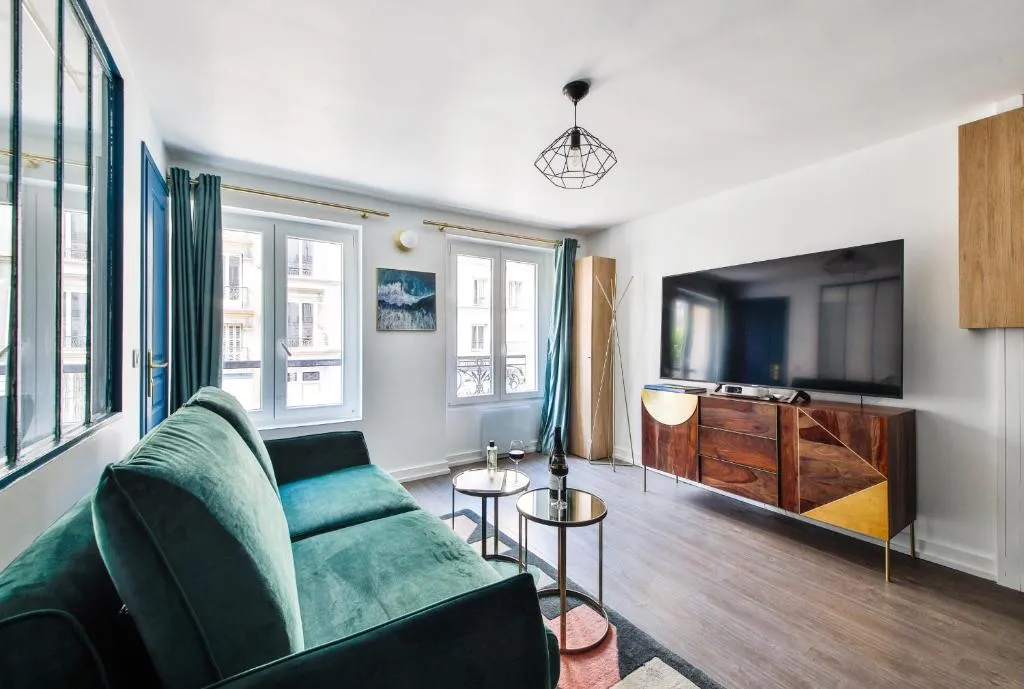 sweet home in heart of paris between trains stations-eurostar -4pers, Paris, France