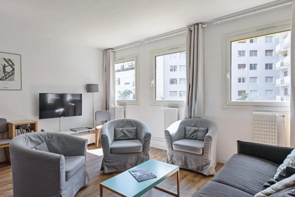 Sunny & quiet 2br near the Eiffel Tower Invalides Beaugrenelle Welkeys, Paris, Franţa