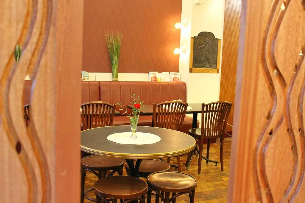 Hôtel Marignan, Paris, Franţa