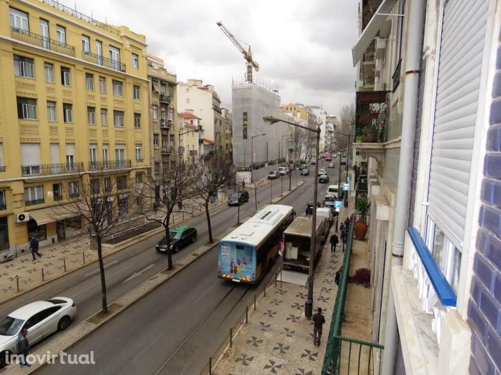 Apartment with 5 bedrooms in Lisboa with wonderful city view furnished balcony and WiFi 8 km from the beach, Lisabona, Portugalia