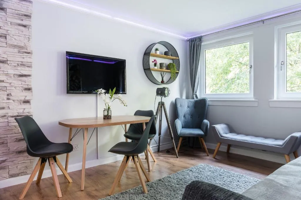 City Centre Stylish Apartment With Free Parking, Edinburgh, United Kingdom