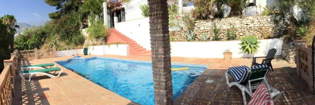 4 bedrooms villa with private pool enclosed garden and wifi at Malaga 1