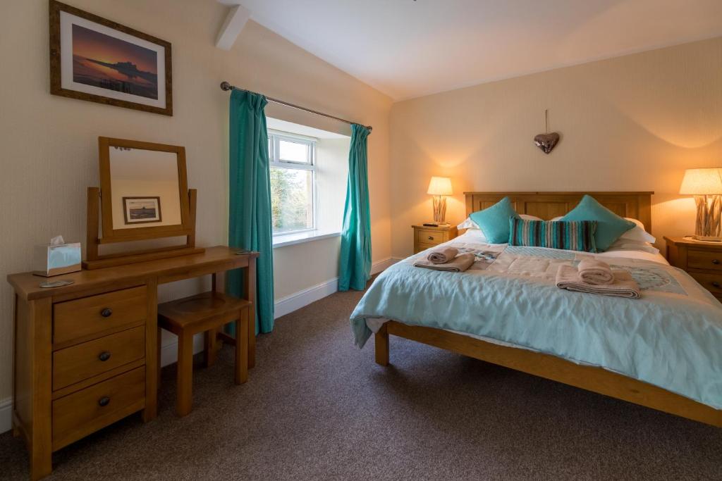 Host & Stay - Tulip Cottage