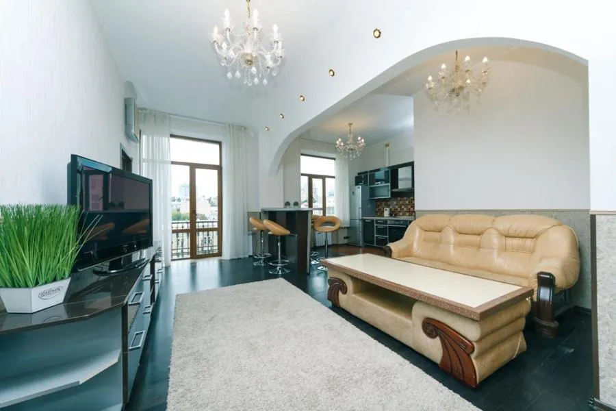 VIP apartment on Kreschatik 27, Kiev, Ukraine