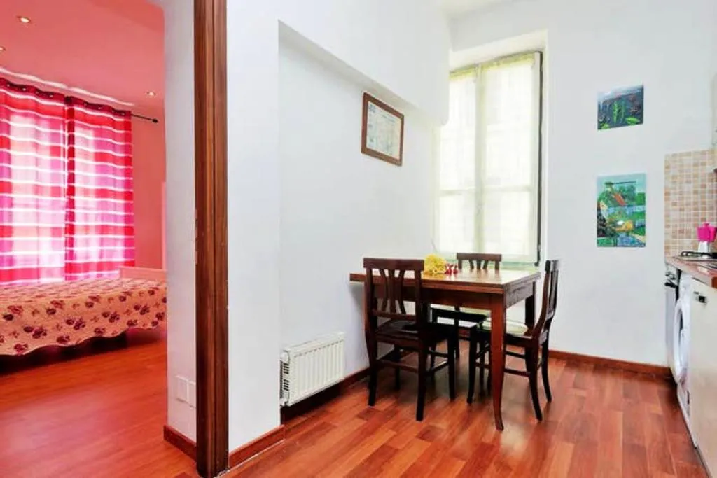 Apartment with 3 bedrooms in Roma with WiFi, Roma, Italia