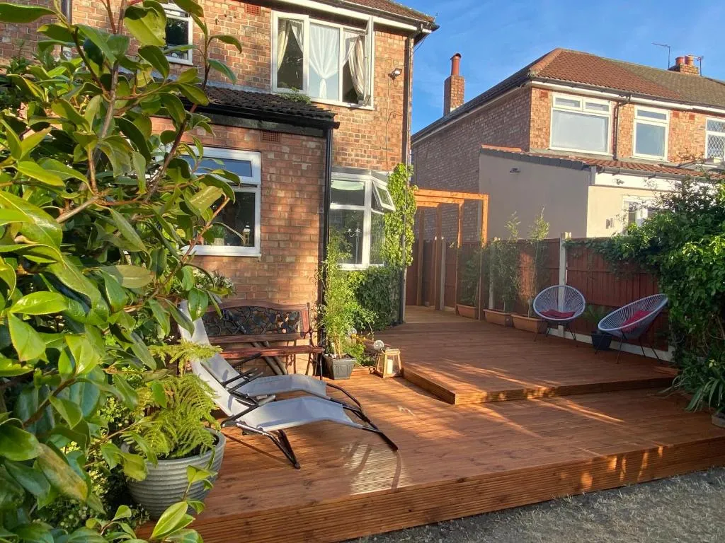 Luxury 5* Home with Secret Garden and Free Parking, Liverpool, Marea Britanie
