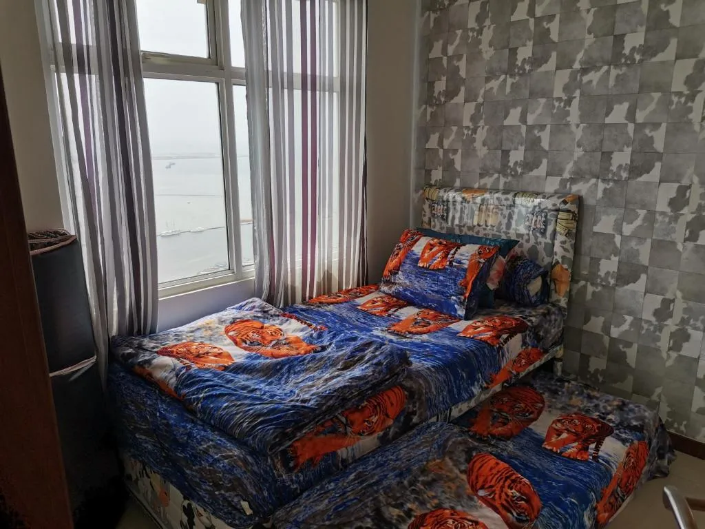 4 Bed Condo Sleeping by The Sea, Jakarta, Indonezia
