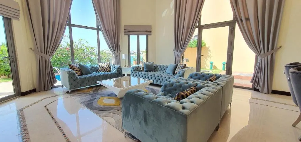 Best Palm Jumeirah Beachfront Villa 5 Bedroom with private pool by Stay Here Holiday Homes, Dubai, Emiratele Arabe Unite