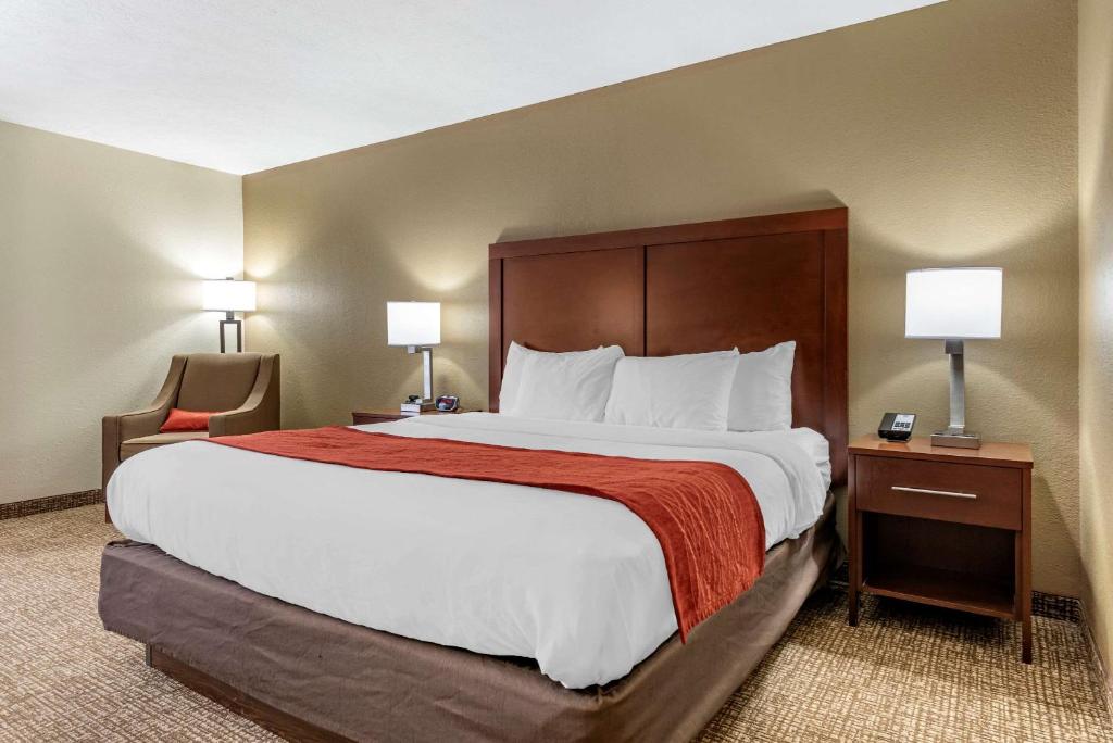 Comfort Inn & Suites Cincinnati Eastgate