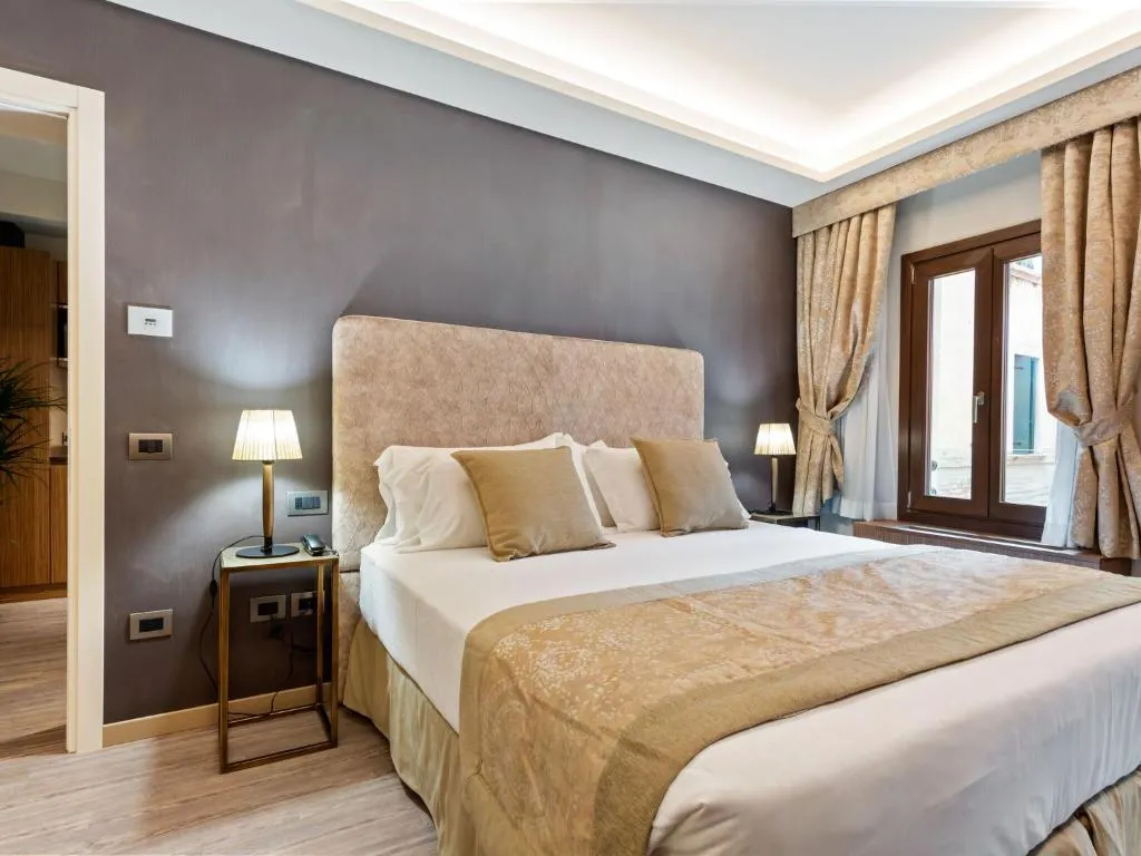 Charming Apartment in Venice near Towncentre, Venice, Italy