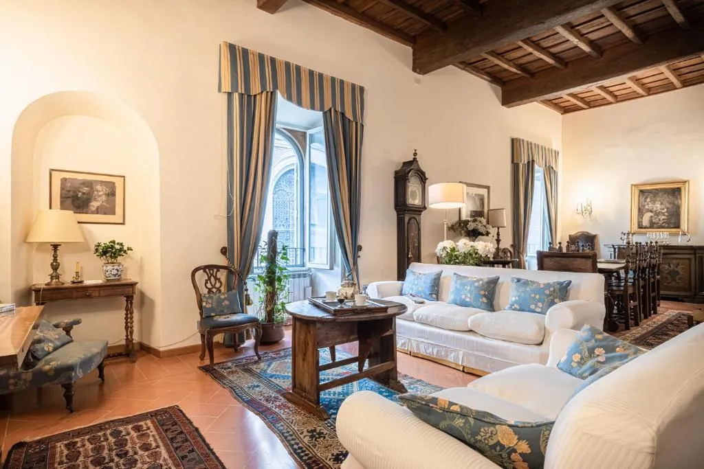 Roman Holiday apartment for 6 by Piazza Navona, Roma, Italia