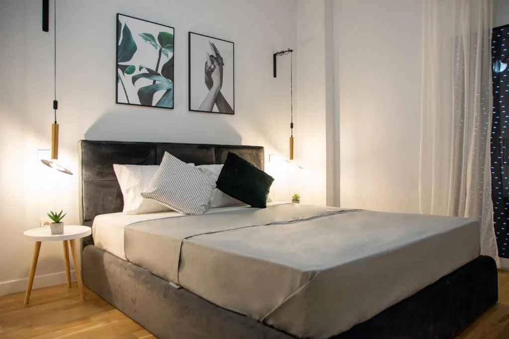 Classy Chic Design Apartment At Acropolis / Available for 5 Guest, Atena, Grecia