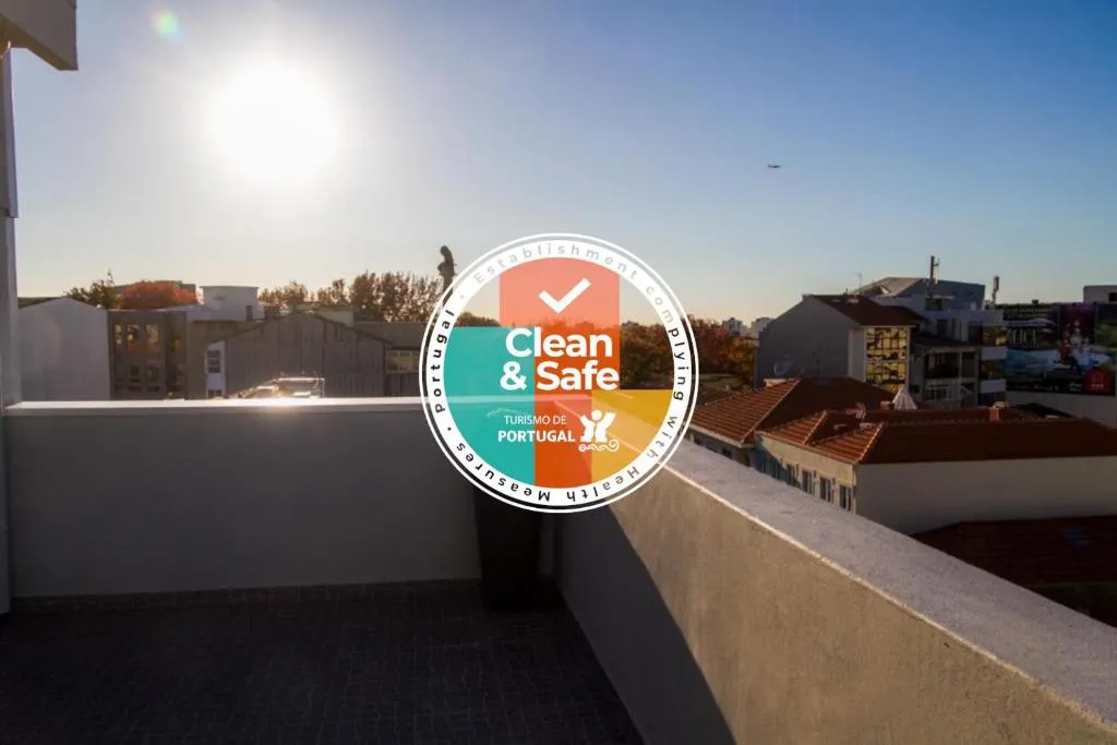 Liiiving in Porto - Bright Balcony Apartment, Porto, Portugal