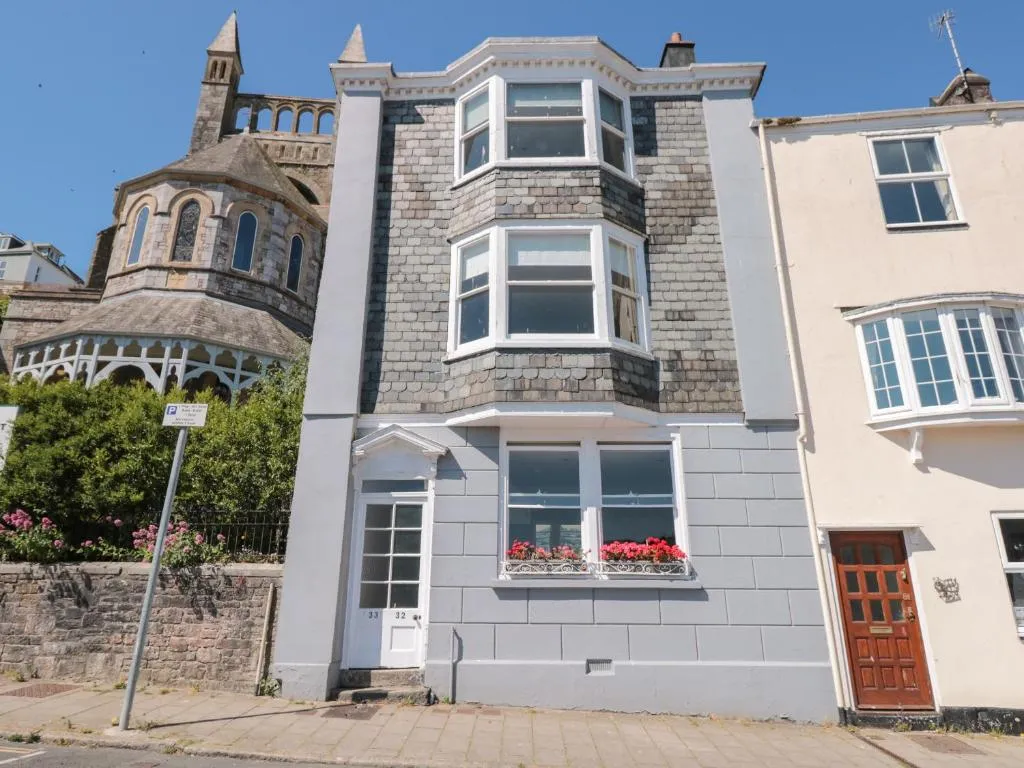 32 Newcomen Road (Flat 1), Dartmouth, United Kingdom