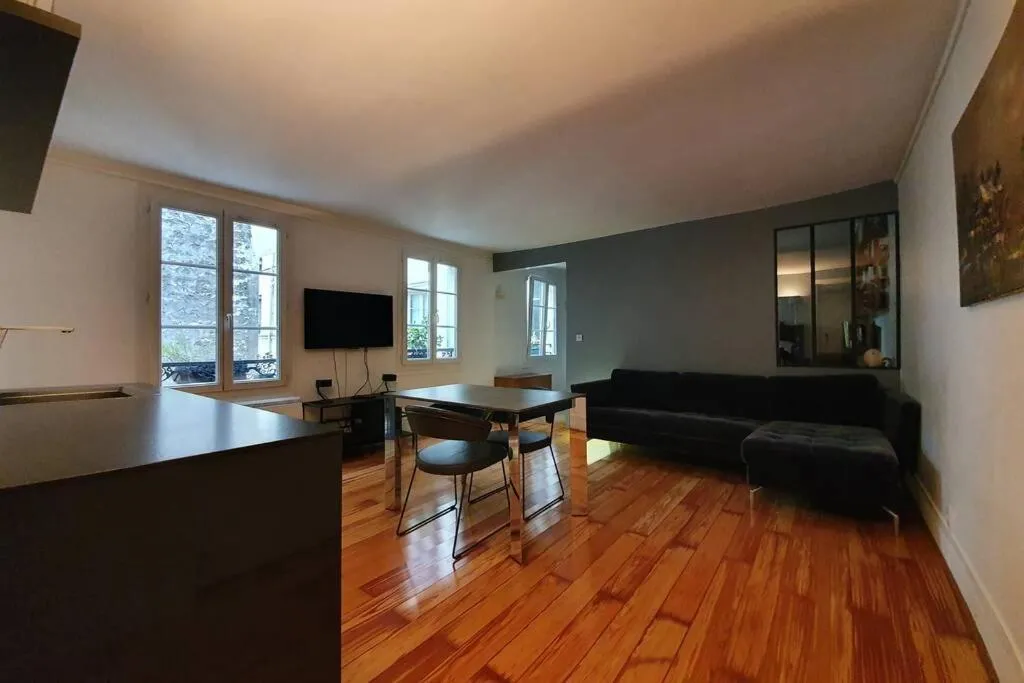 Grand appartement 2 pièces à côté Jardin du Luxembourg, Paris, Franţa