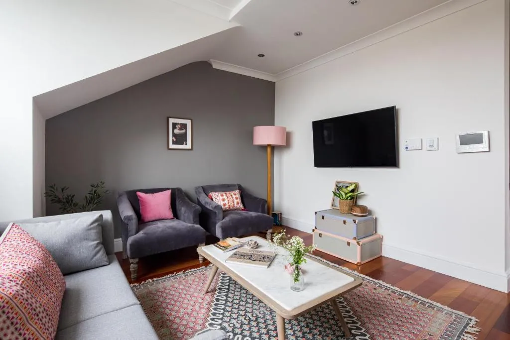The Cromwell Road Escape - Modern & Central 1BDR Flat with Rooftop Terrace, London, United Kingdom