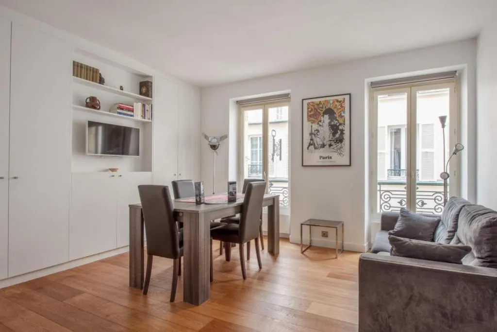 Beautiful one-bedroom near the Eiffel Tower in Paris Welkeys, Paris, France