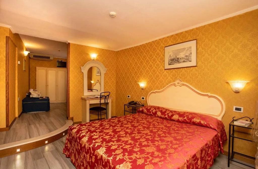 Hotel Tintoretto, Venice, Italy
