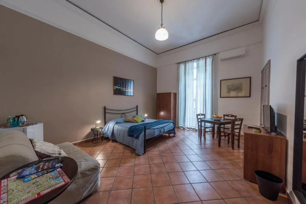 'Na Siesta, Napoli, Italia