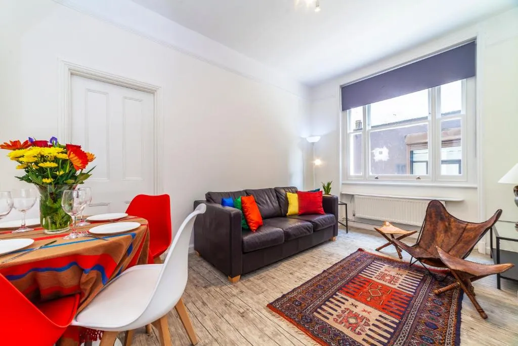 Hanway - Newly Refurb 3 BDR Apt, Amazing Central London, Londra, Marea Britanie