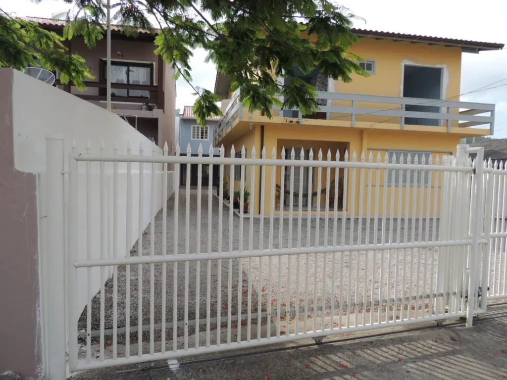 Apart p 6 pessoas 250m da praia da Barra da Lagoa, Florianópolis, Brazilia