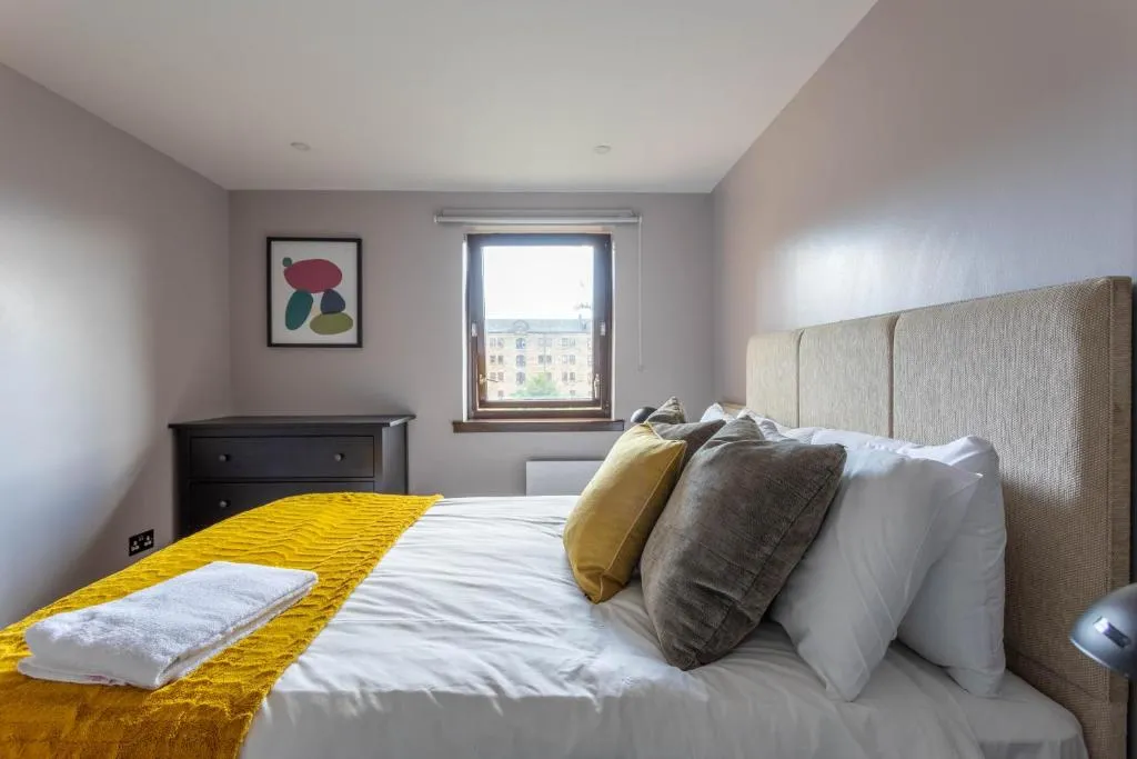 Stunning 1 Bed Merchant City Apartment with Parking, Glasgow, Marea Britanie