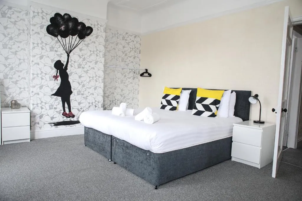 Banksy House, Bayberry (NY), United Kingdom