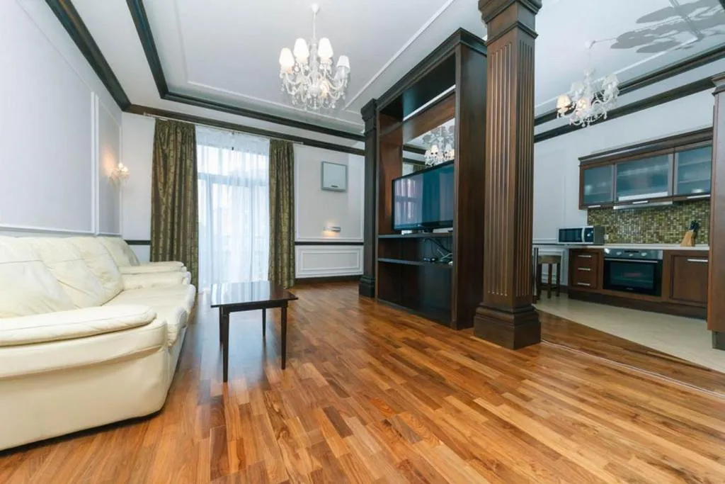 View apartment on the main street Khreshchatyk 17, Kiev, Ukraine
