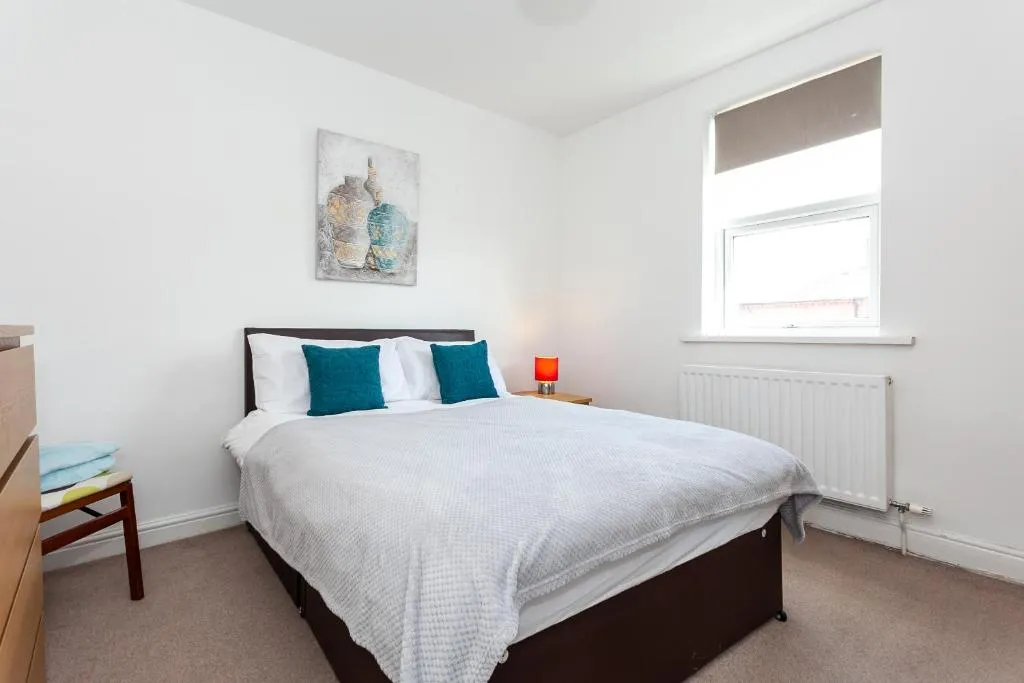 5 Bed House 15 min From Manchester! With Free Parking!, Manchester, Marea Britanie