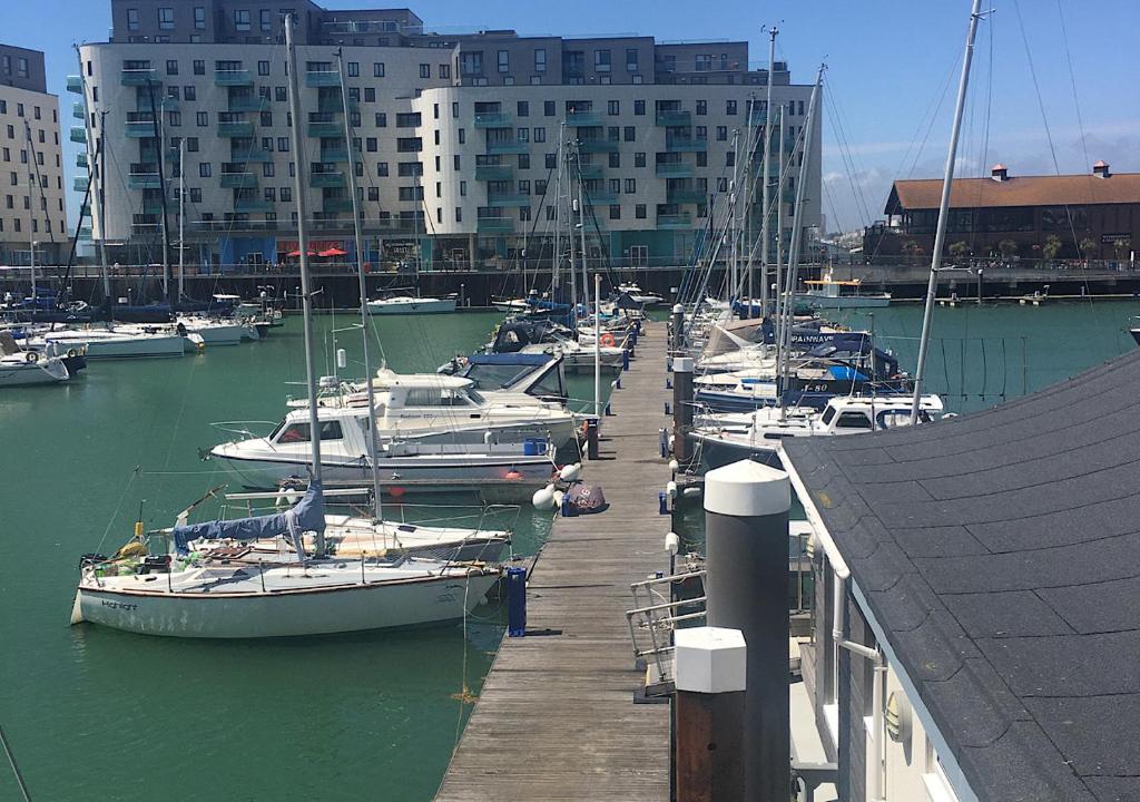 Brighton Marina Floating home
