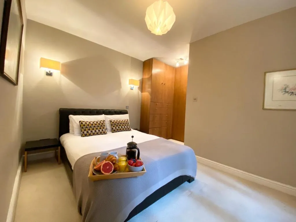 Apartment next to Victoria Station, Londra, Marea Britanie