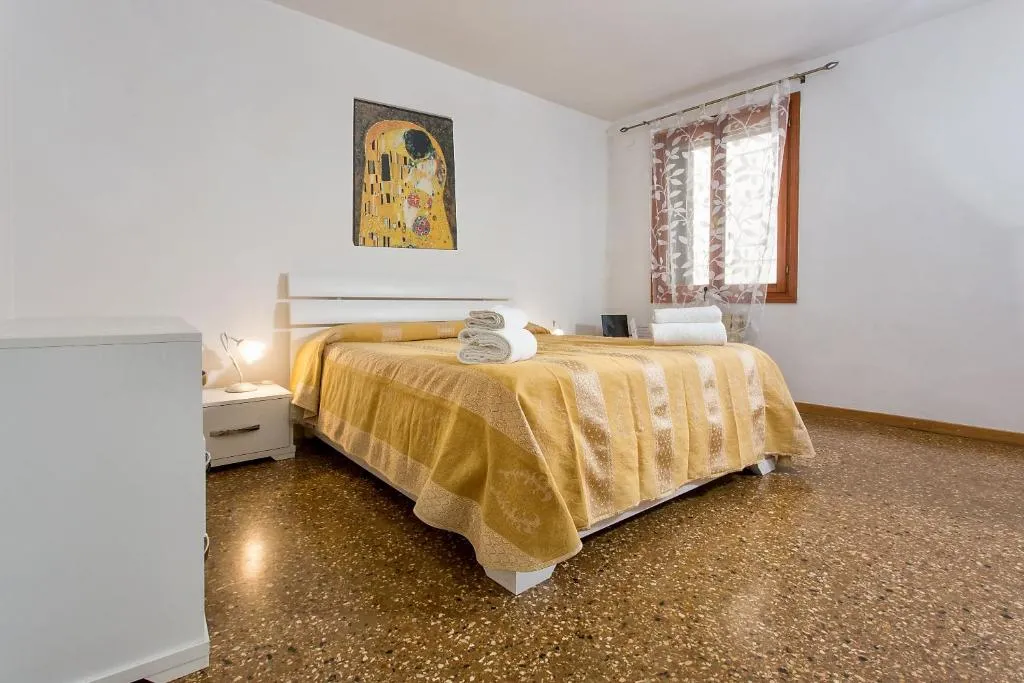 R4 CHARME, Venice, Italy