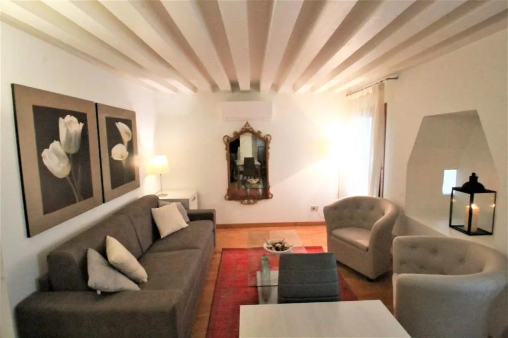San Marco canal view music apartment (M0270424794), Venice, Italy