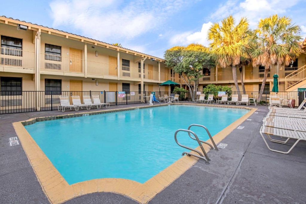 La Quinta Inn by Wyndham San Antonio Market Square