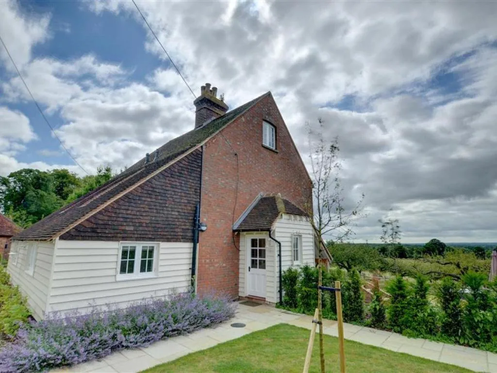 Attractive Holiday Home in Sutton Valence with Fireplace, Headingley, United Kingdom