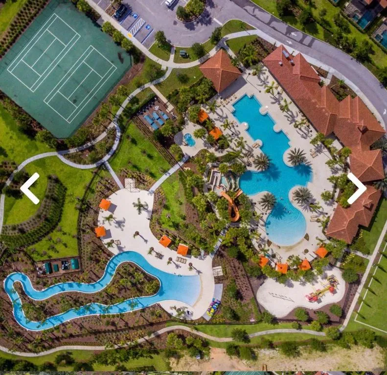 6 BR Solterra Resort, Lazy River and Private South Facing Pool!, Davenport, United States