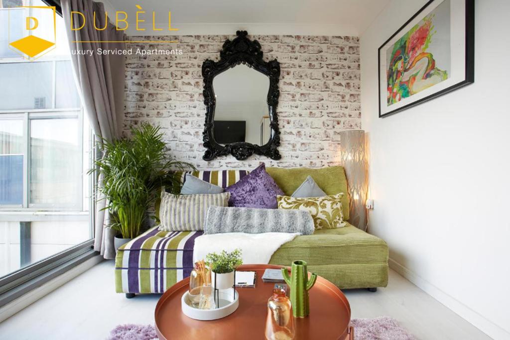 BEST VALUE !!! - The Cakide, Dubell Serviced Apartments Leeds, Up to 2 Guests, Ample Street Parking, Wifi & Netflix