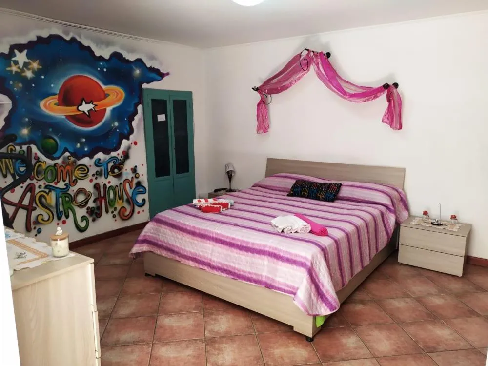 AstroHouse, Napoli, Italia