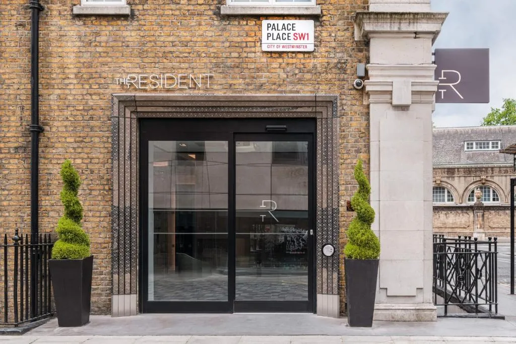 The Resident Victoria (formerly The Nadler Victoria), Londra, Marea Britanie