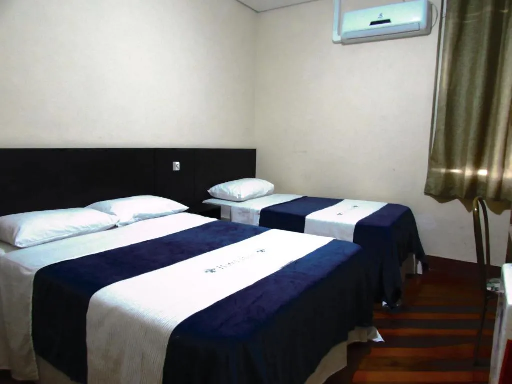 Hotel Minho próximo a 25 de Março ,Brás e Bom retiro esquina com rua dos eletrônicos Santa Efigênia, Sao Paulo, Brazil