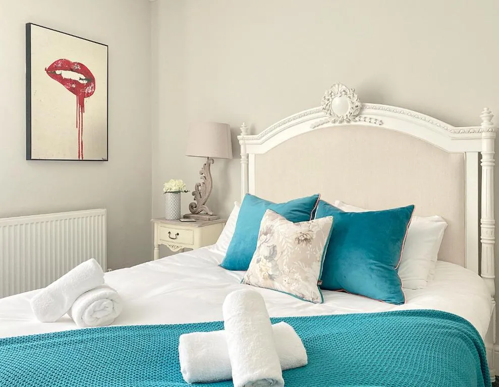 Jewel of Bath-Price&Weeks, Bath, Marea Britanie