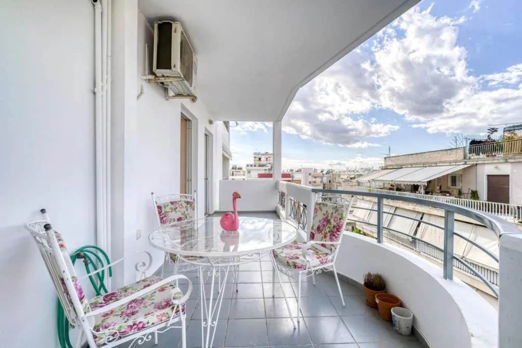 Cosy and Confortable, Athens, Greece