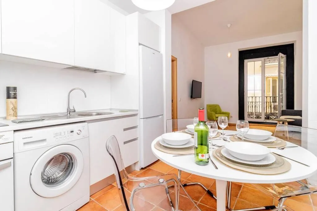 Bello Apartamento en Centro de Madrid, C/Infantas 1-3 by Batuecas, Madrid, Spania