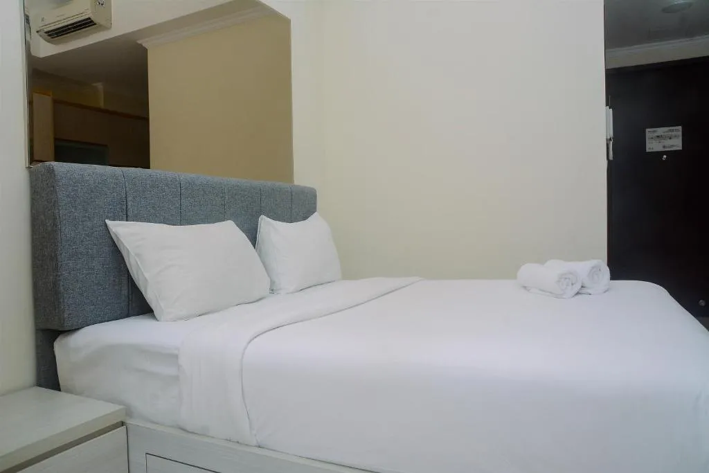 Pleasant and Simply Studio Room Menteng Park Apartment By Travelio, Jakarta, Indonezia